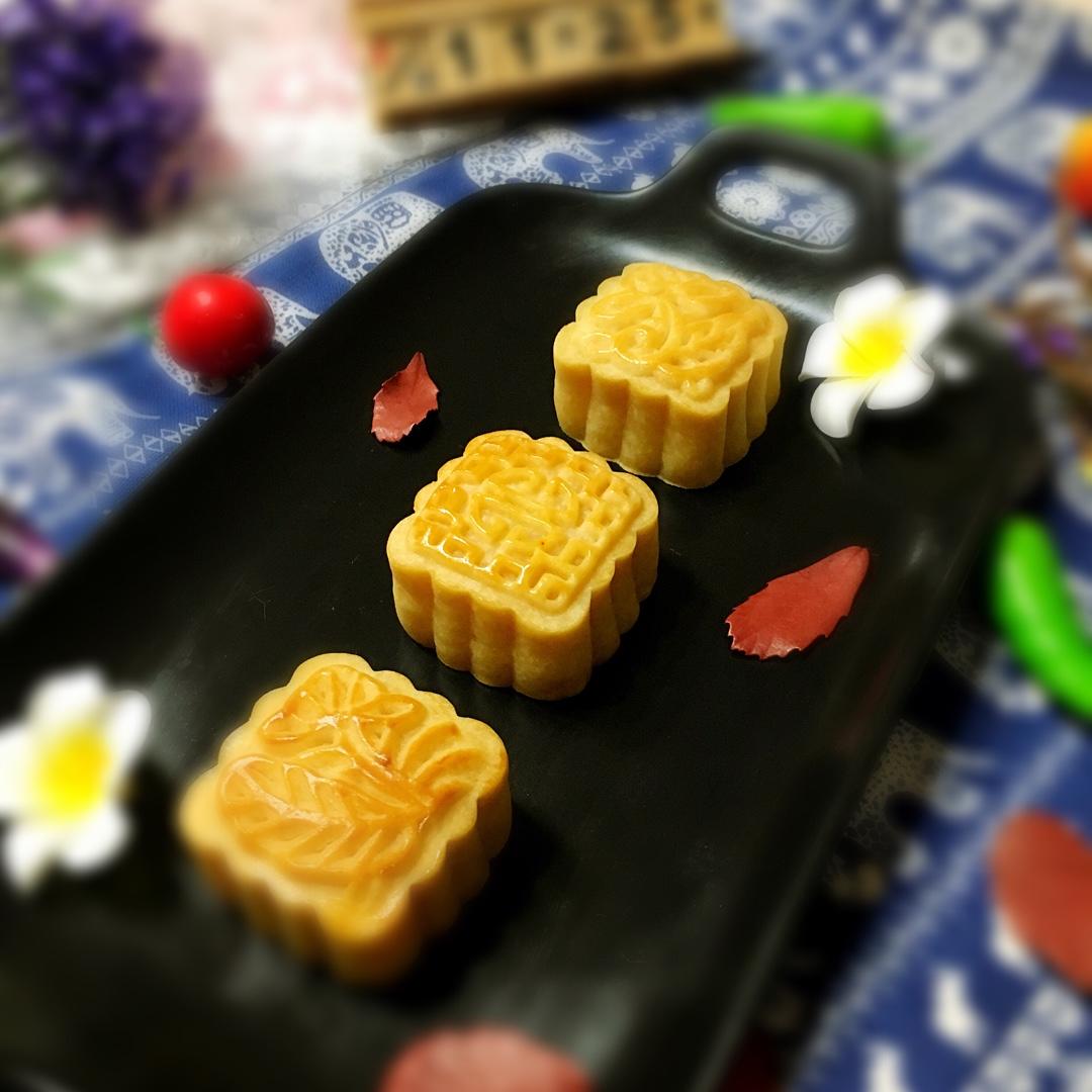 广式月饼——蛋黄莲蓉月饼