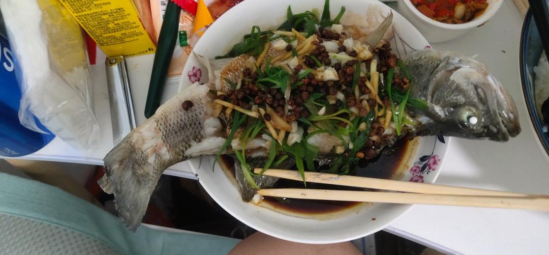 清蒸鲈鱼