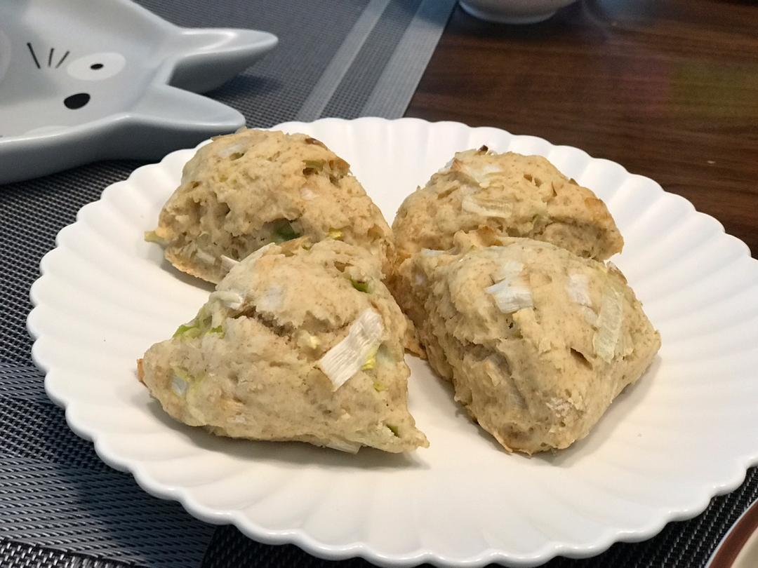 【北鼎烤箱食谱】无油糖松软全麦麸葱香司康【健康零食】