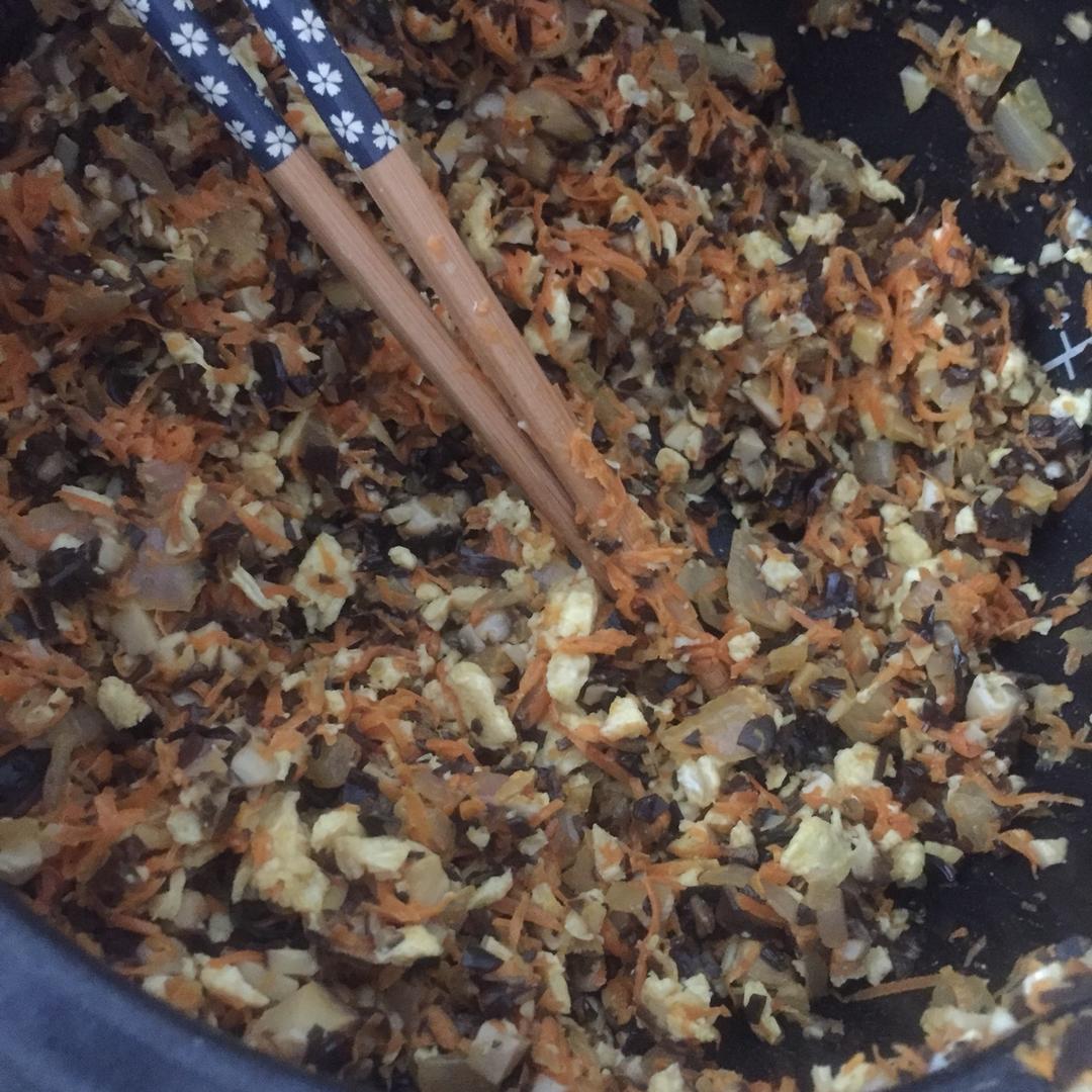 胡萝卜鸡蛋香菇木耳素馅饺子