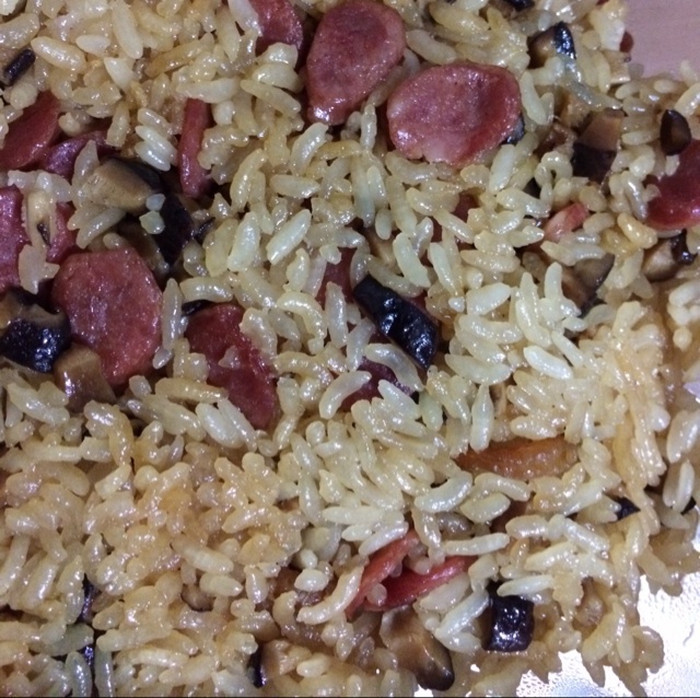 电饭锅版香菇腊肠饭