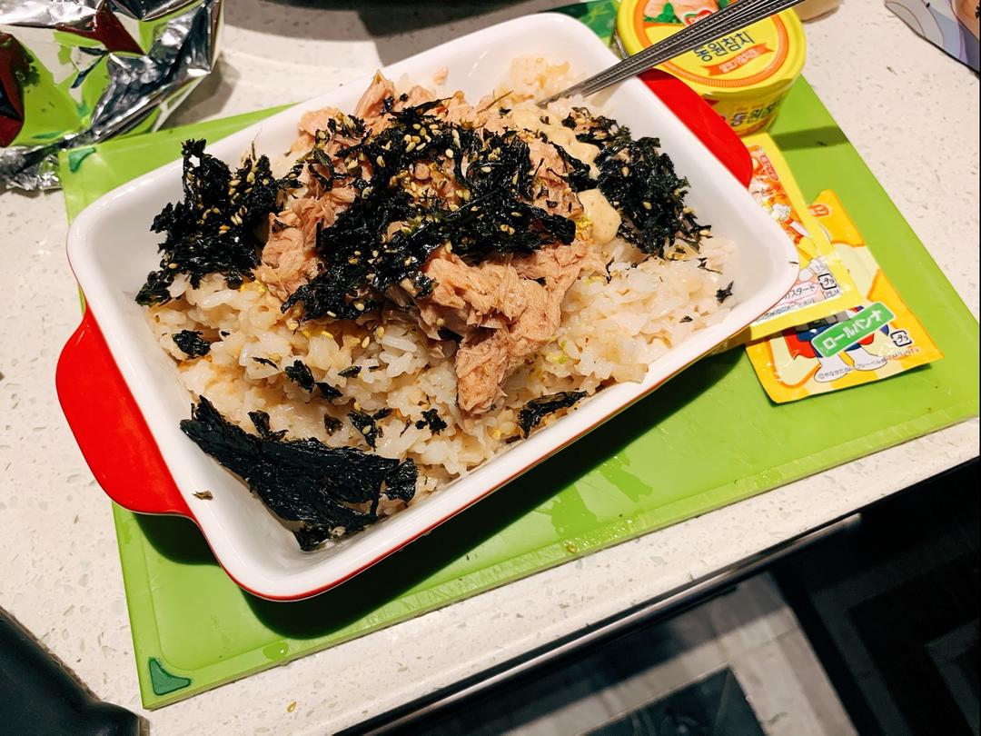 韩式金枪鱼海苔拌饭～饭团