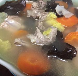 胡萝卜白菜小排汤的做法 步骤6