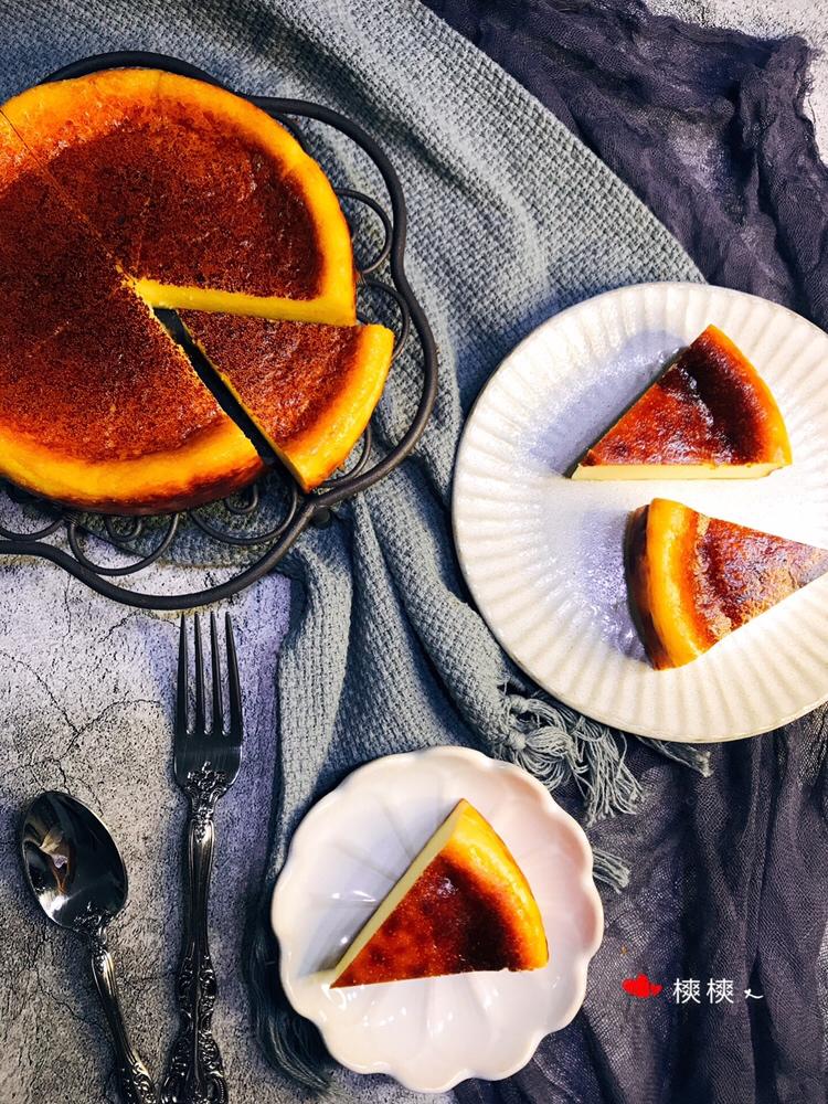 【樉樉的小厨房】超简单巨好吃的巴斯克芝士蛋糕附模具垫油纸裁剪法的做法