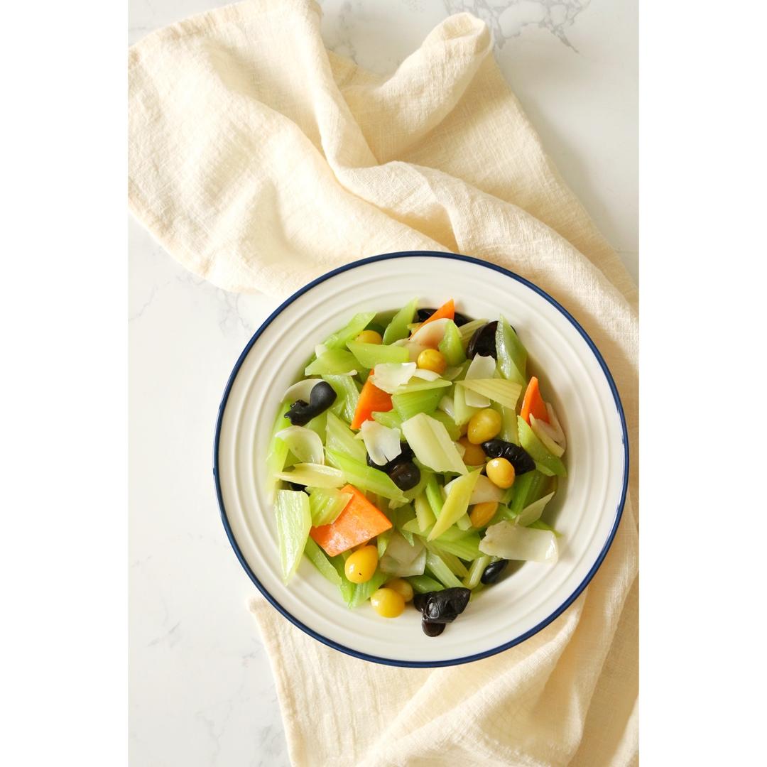 【食材包操作说明】西芹百合什锦炒