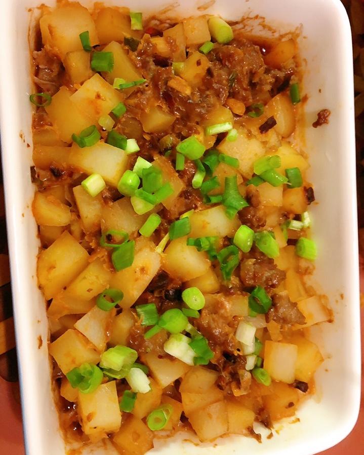 香辣土豆蒸肉