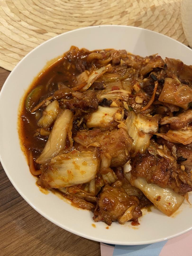 泡菜炒五花肉