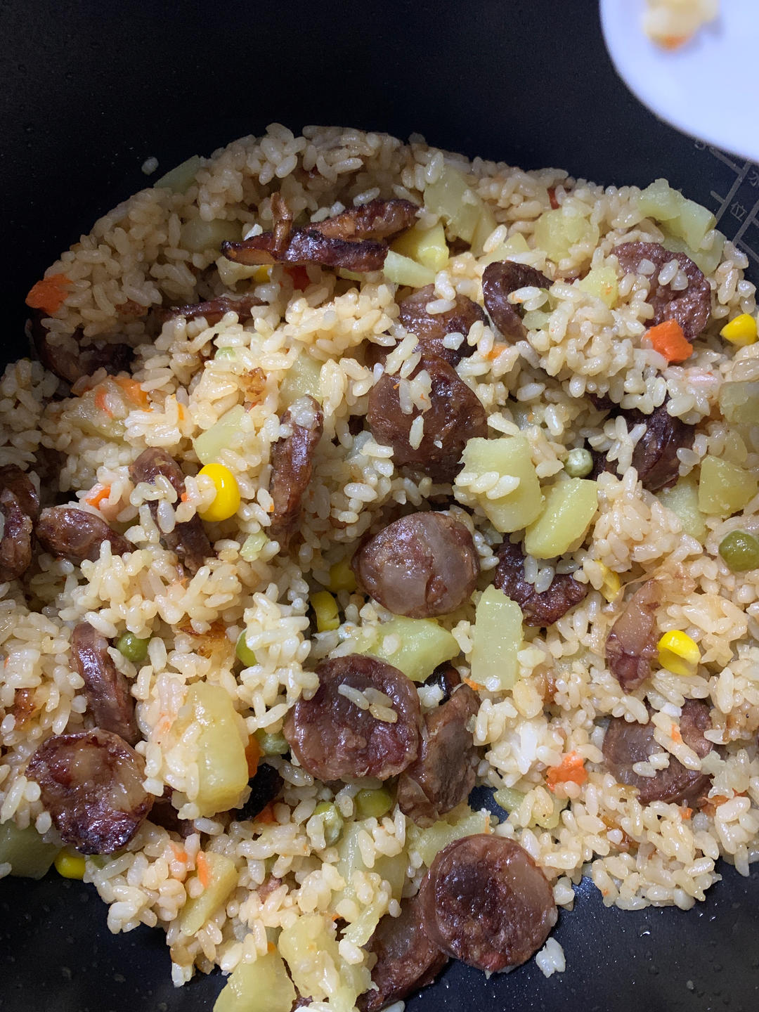 懒人版香肠土豆焖饭