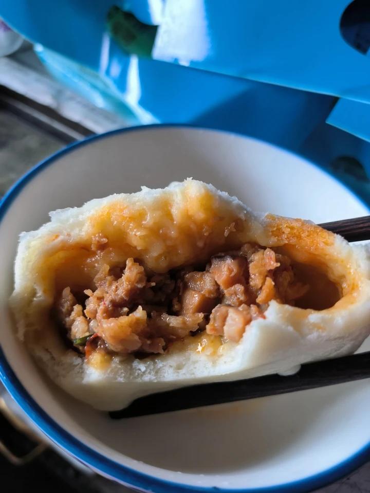 自制火锅夜包子｜辣小笼包