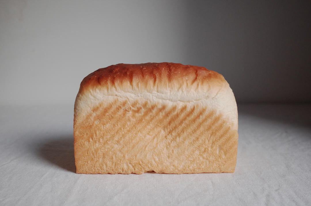 鲜奶液种超熟吐司