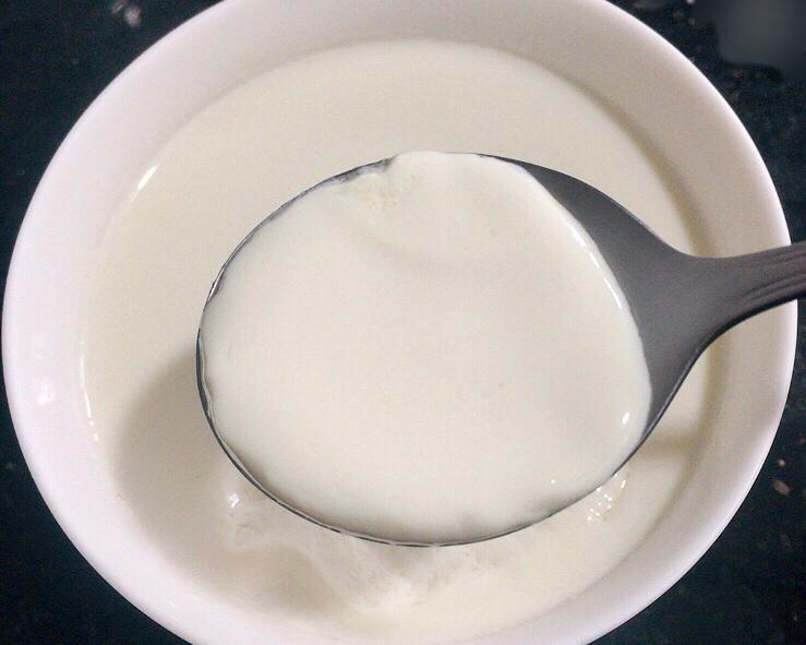 滑溜溜的红糖姜撞奶