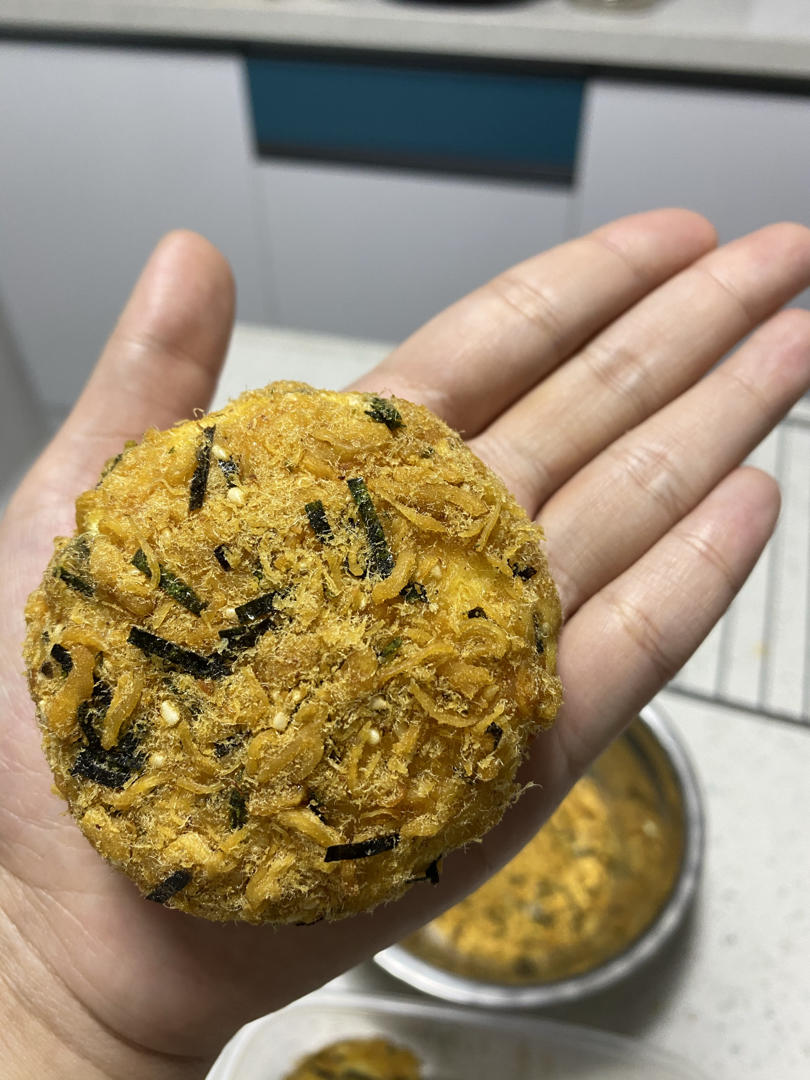 绝赞美味的卡仕达爆浆肉松小贝