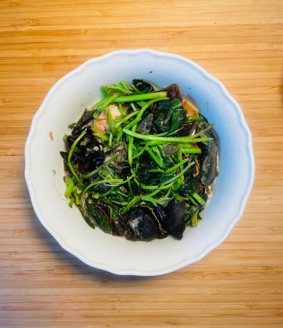 独特风味汉菜皮蛋汤
