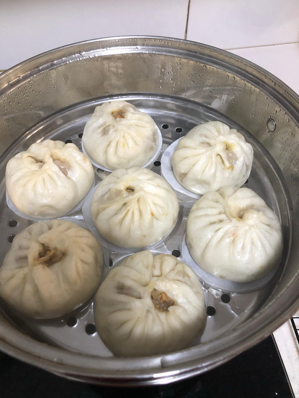 鲜美多汁的洋葱牛肉包子