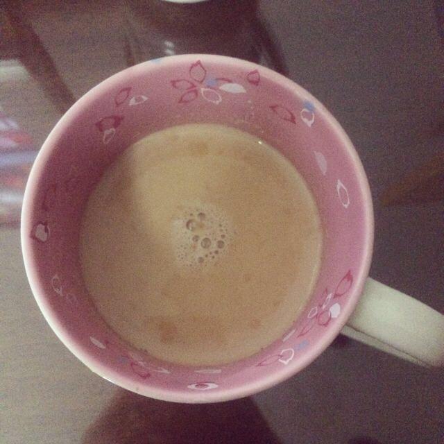 好喝爆，超级简单懒人奶茶做法（立顿红茶版）