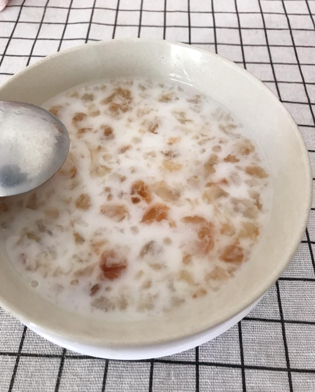 桃胶牛奶西米露