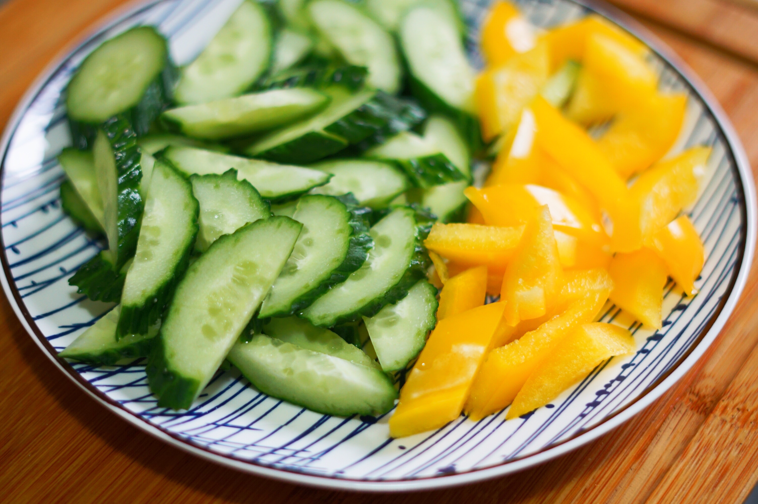 减脂餐➡️黄瓜炒虾仁的做法 步骤2
