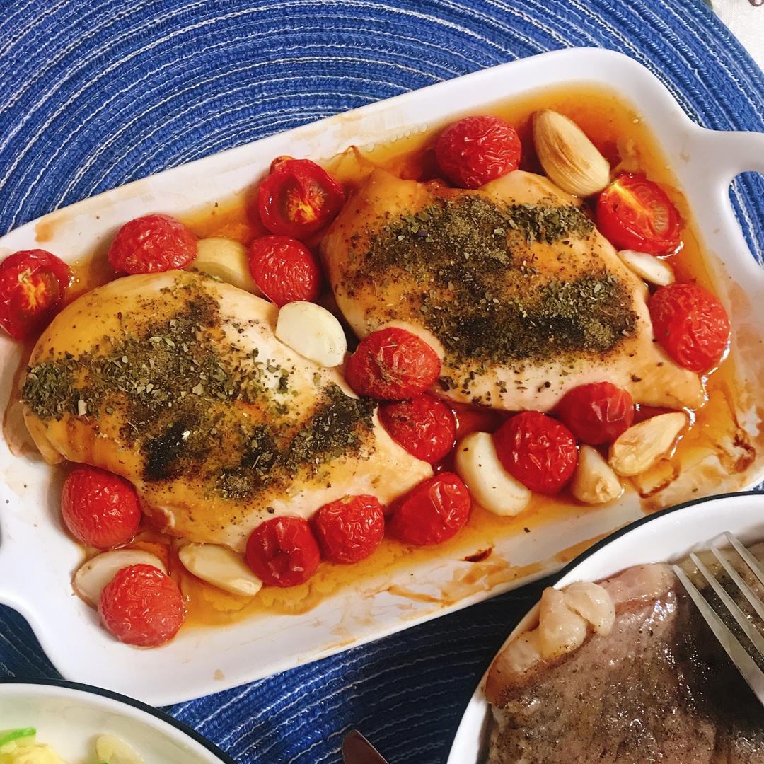 番茄蒜香烤鸡胸肉