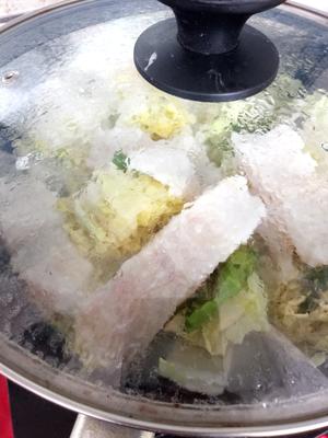 巴沙鱼柳炖白菜的做法 步骤3