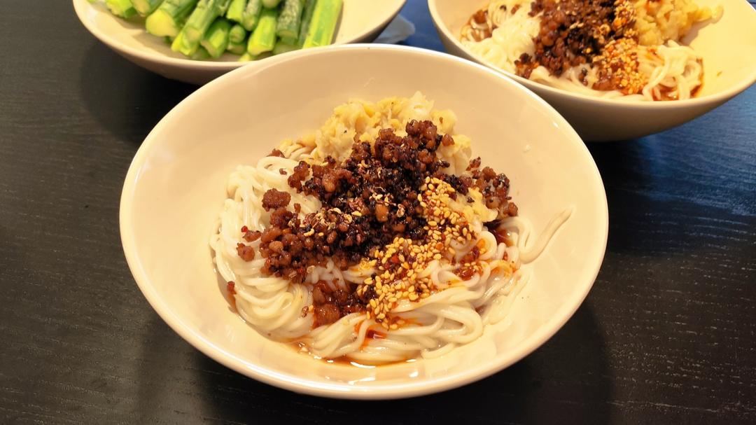 麻辣鲜香！在家就能打卡成都最好吃的早餐【素椒杂酱面】！