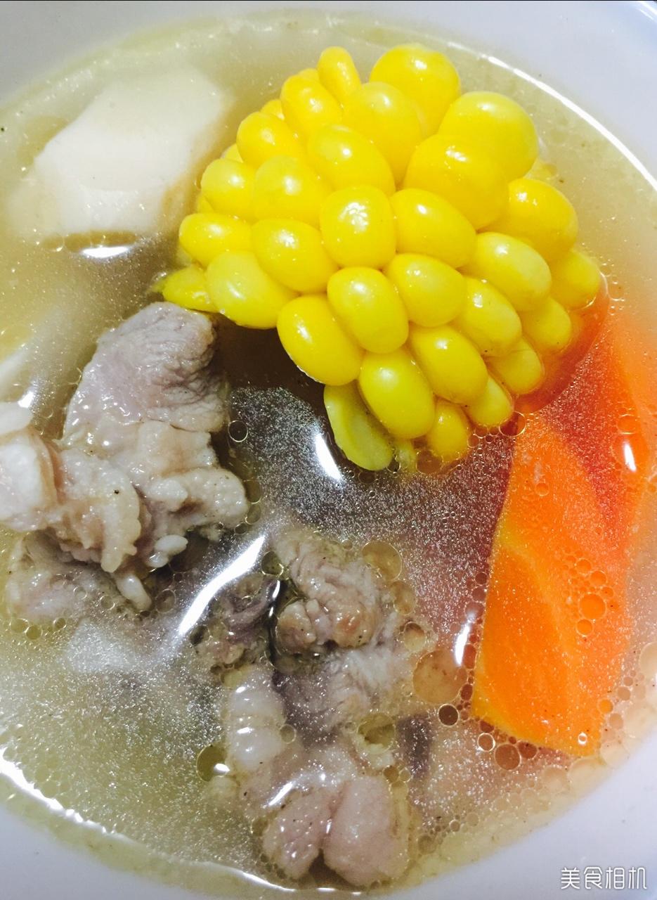 胡萝卜玉米排骨汤