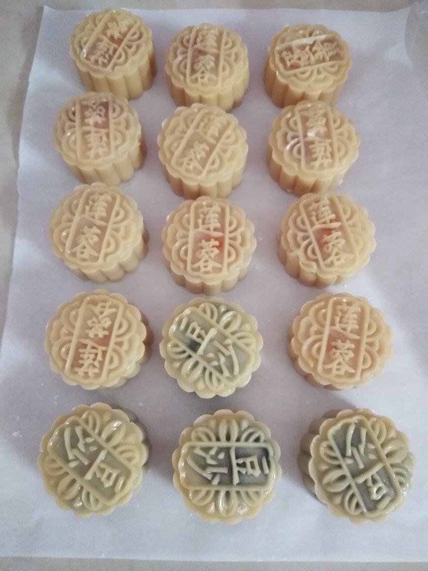 广式月饼—蛋黄莲蓉月饼