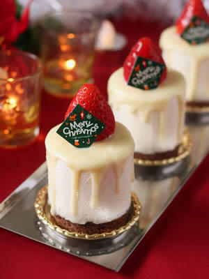 圣诞草莓蜡烛蛋糕的做法