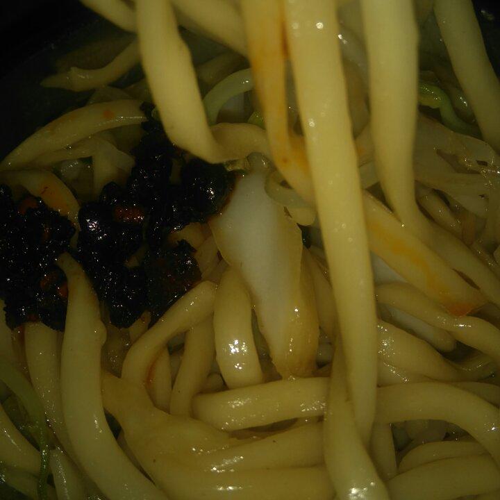 家常炒面：簡單、快捷，美味。