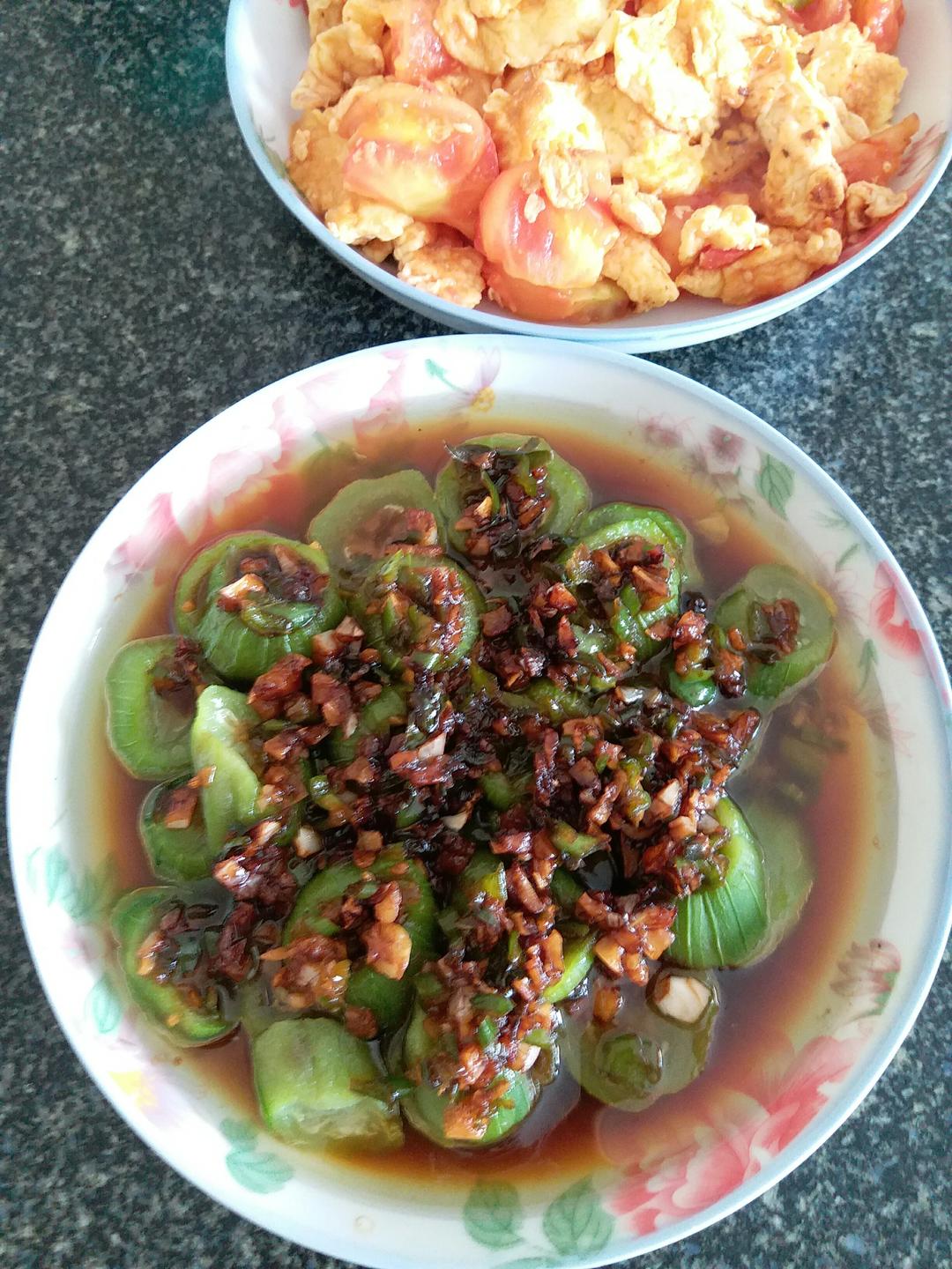 只需要五分钟就可以的美味蒜蓉蒸丝瓜