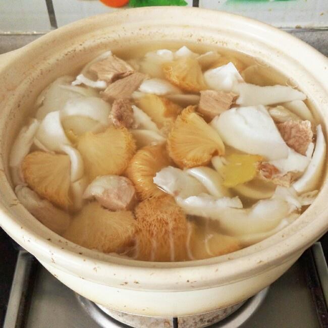 猴头菇椰汤的做法