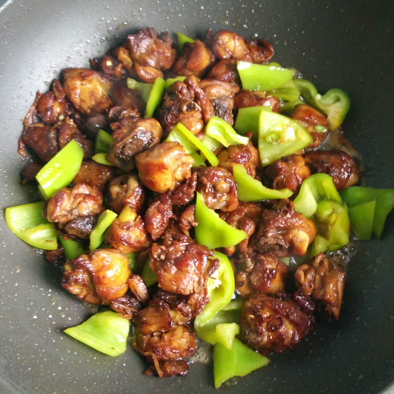 尖椒炒鸡腿