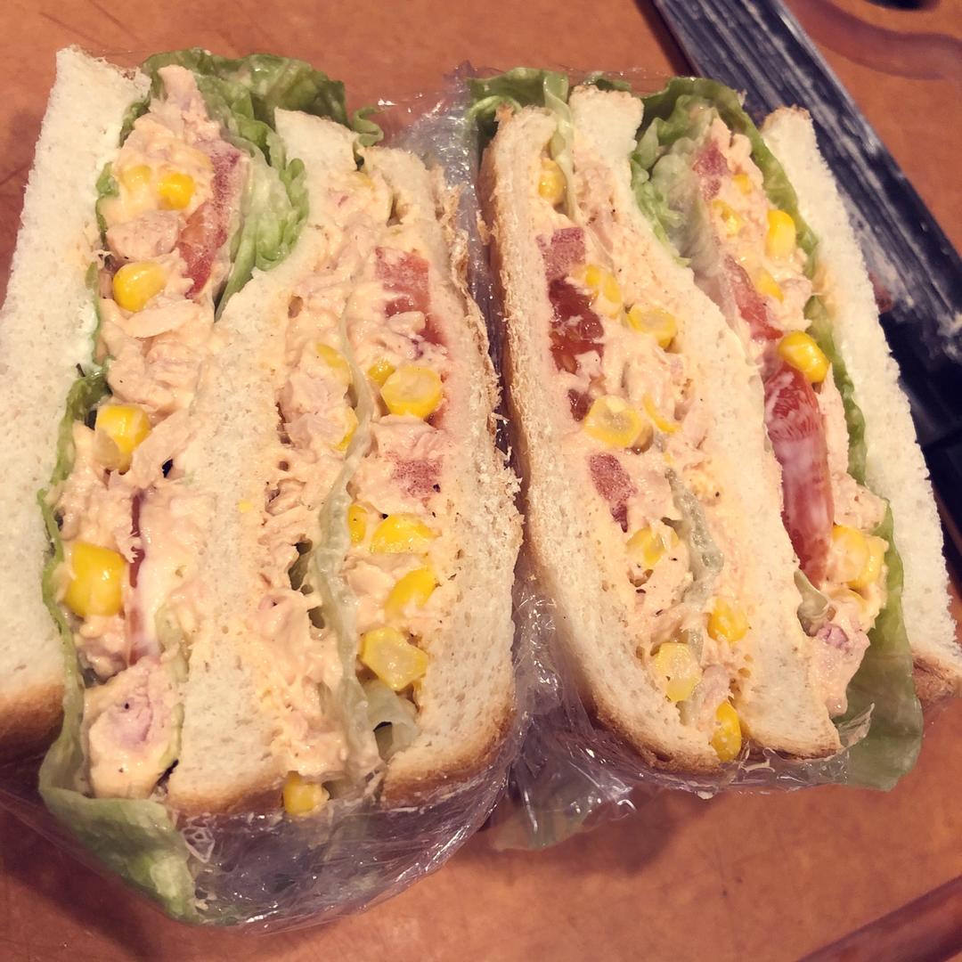 如何做超厚的沼三明治~详细tip！牛油果鸡蛋午餐肉三明治~