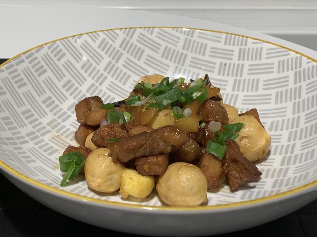鹌鹑蛋红烧肉