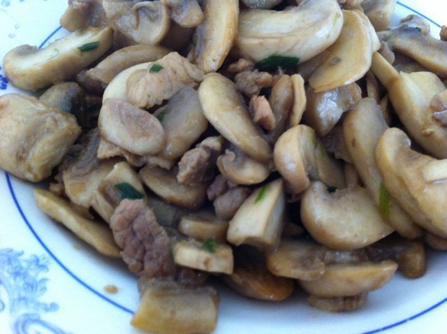 蘑菇炒肉片