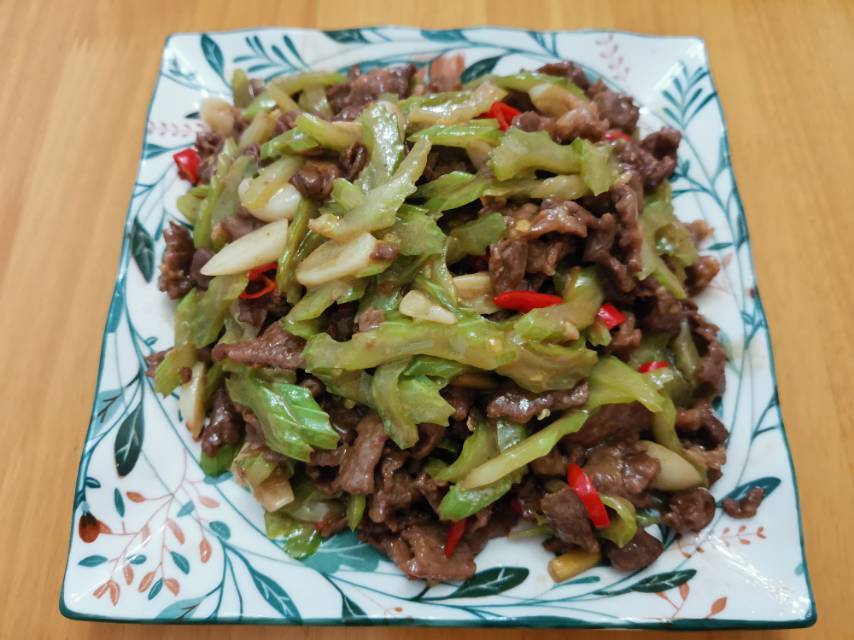 很嫩的小炒芹菜黄牛肉