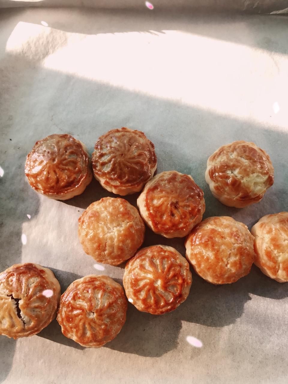 广式月饼—蛋黄莲蓉月饼
