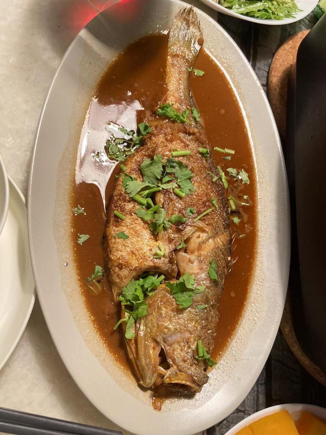 红烧黄鱼—鱼皮不破的小窍门