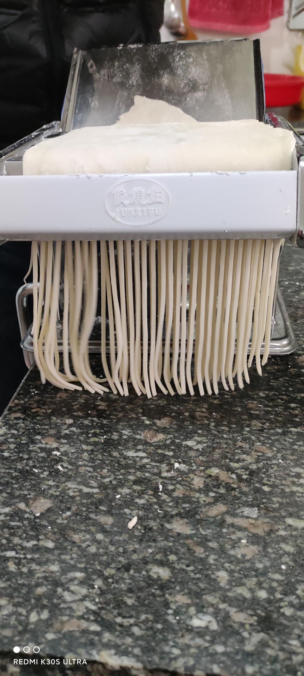 快手省力手压面的做法