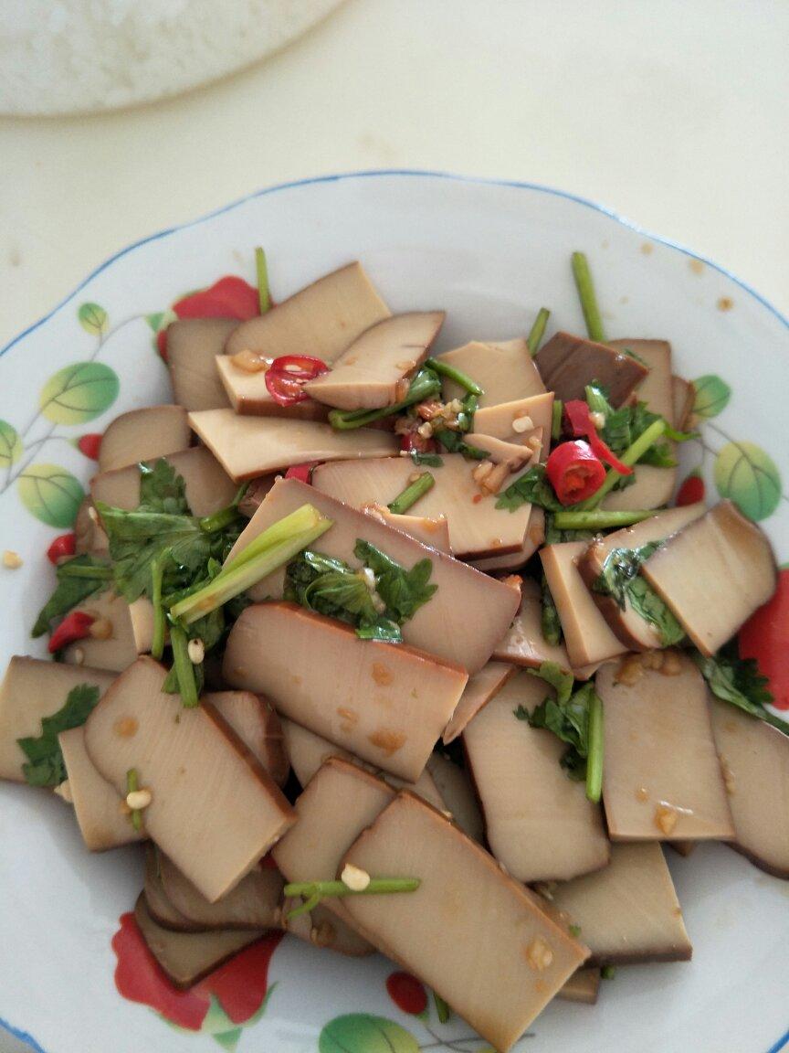 凉菜 凉拌鸡蛋干 忆灬红莲做的凉拌鸡蛋干 赞