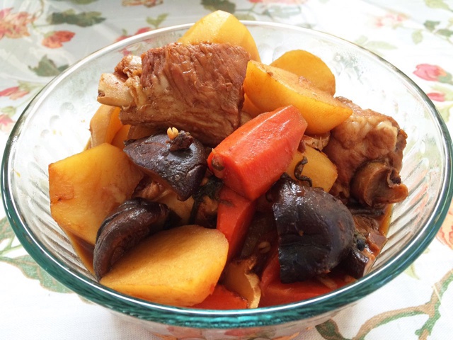 土豆炖排骨