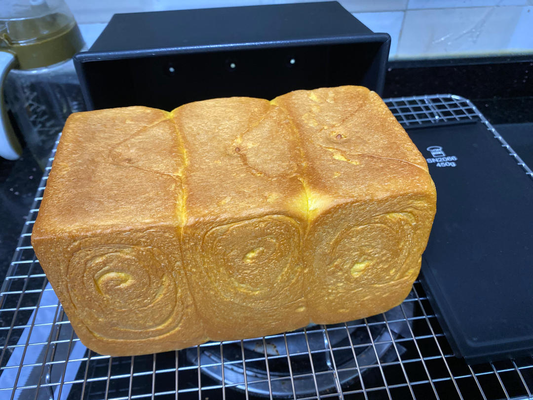 一次发酵就能搞掂【南瓜手撕吐司】