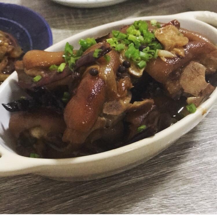 美味的家常菜：红烧猪蹄
