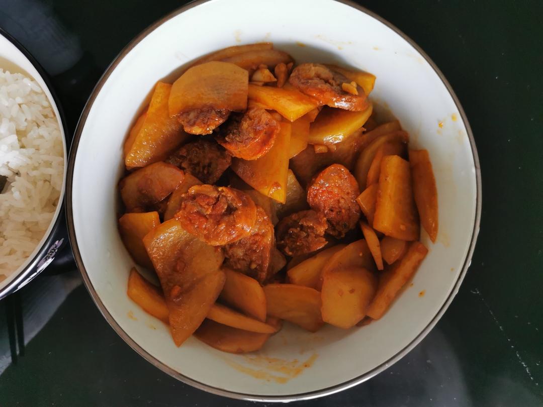 青椒土豆炒腊肠丨懒人最爱，因为它我都爱上做饭了！！！！！