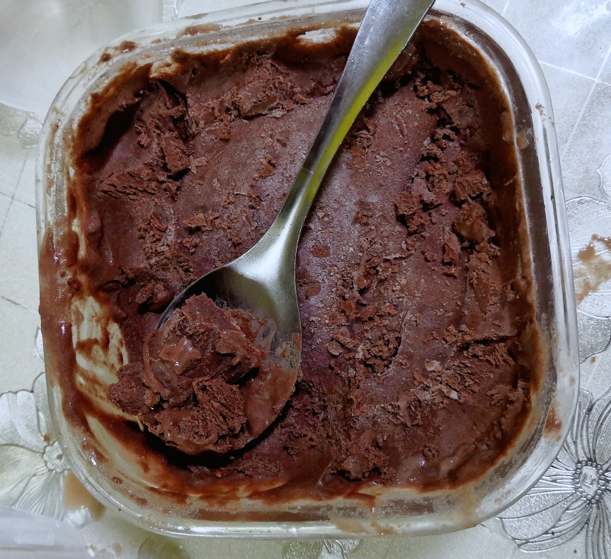 巧克力冰激凌（消耗淡奶油）的做法