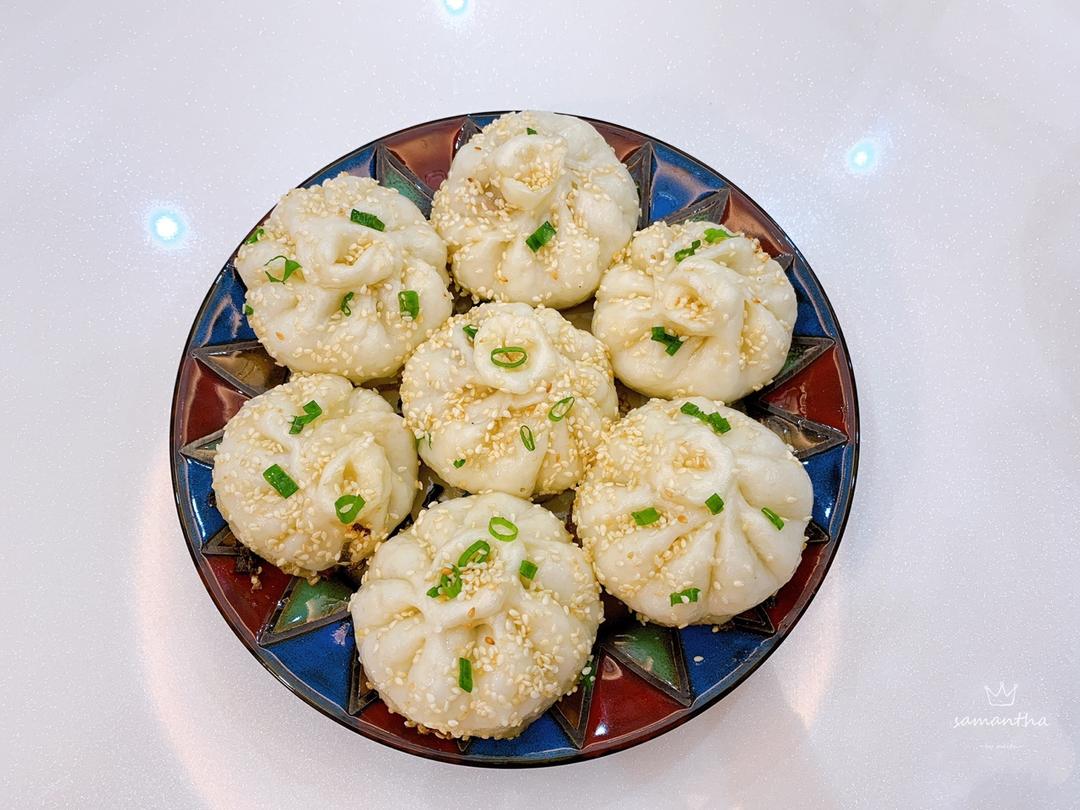 咸蛋黄鲜肉生煎包