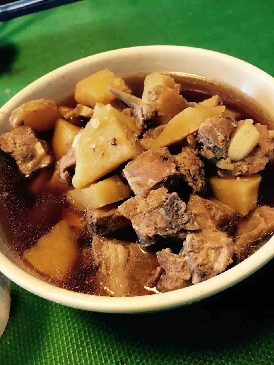 【电饭煲土豆焖排骨】