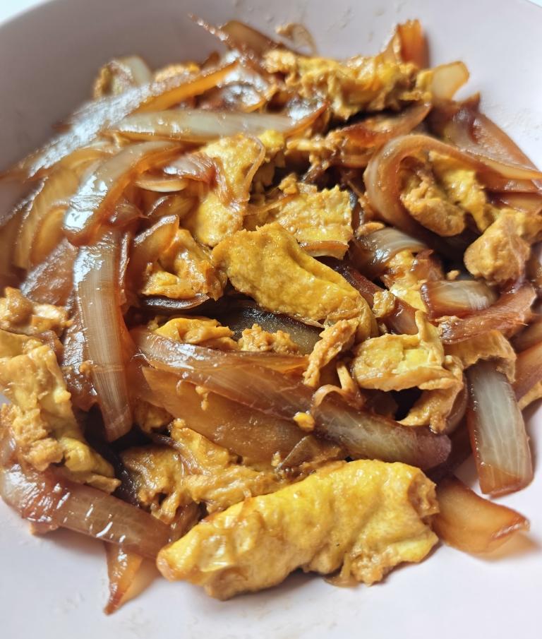 100道家常菜之洋葱炒蛋的做法