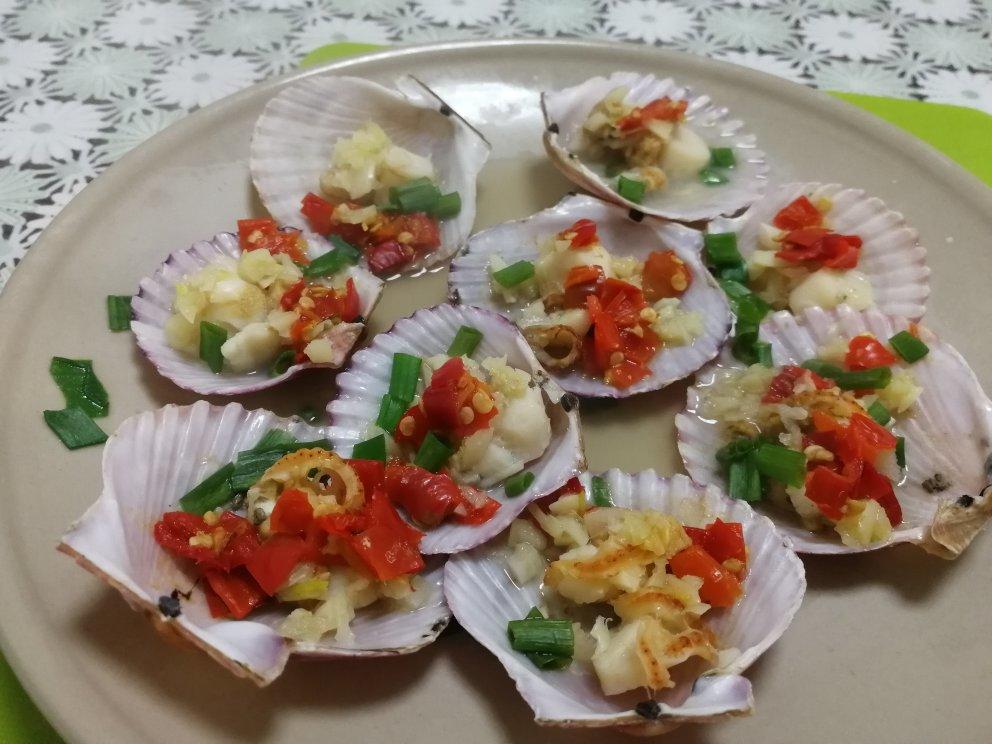 剁椒蒜蓉粉丝蒸扇贝