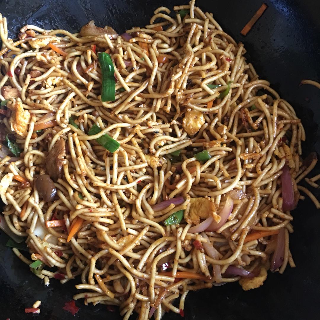 肉丝鸡蛋等等随便炒面的做法 步骤12