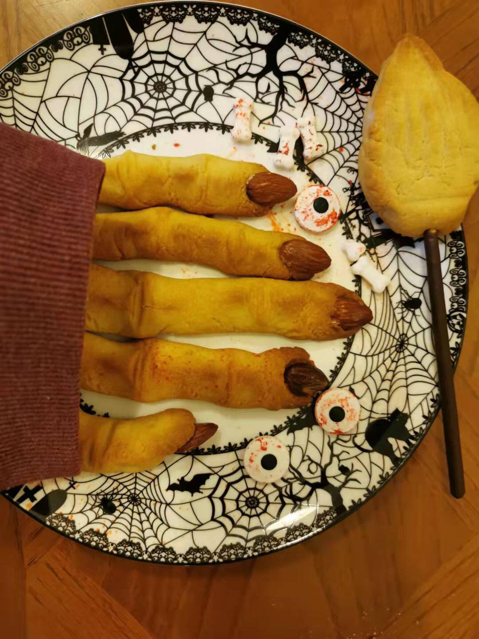 万圣节手指饼干（超逼真）